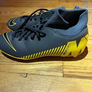 Nike mercurial vapor cleats